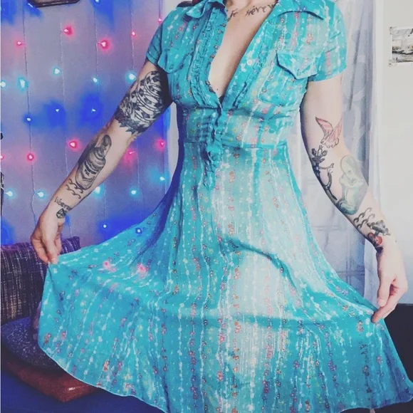 petite fit and flare cocktail dresses Junior Glitter Dress 6 / Blue Made in the UK 7 Button Down A-Line Color:PEARL GREY CollarType_V Neck